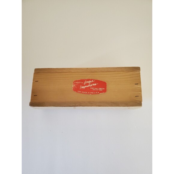 Unique Impressions Christmas Holiday Themed Three Golf Ball Set Sealed NIP - Picture 2 of 2